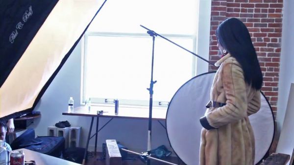 Schon21_presents___Behind_the_scenes_with_Troian_Bellisario_mp4__1_281029.jpg