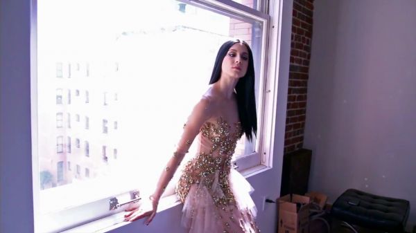 Schon21_presents___Behind_the_scenes_with_Troian_Bellisario_mp4__1_283829.jpg