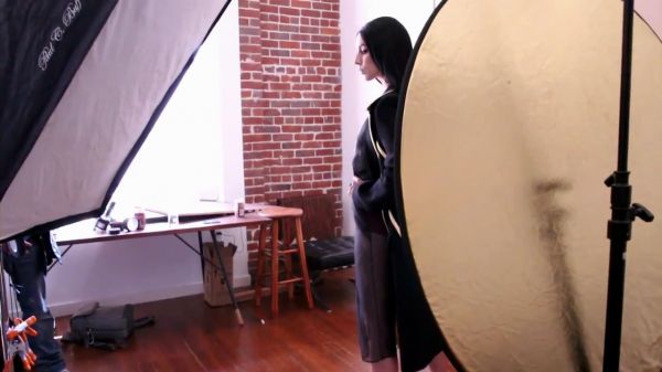 Schon21_presents___Behind_the_scenes_with_Troian_Bellisario_mp4__1_287929.jpg
