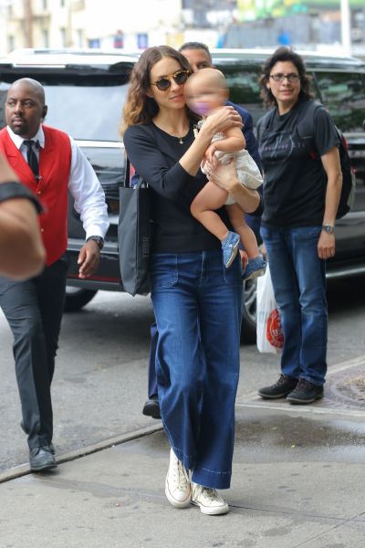 HQ
