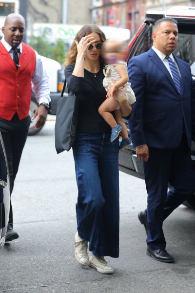 HQ
