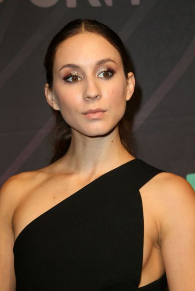HQ
