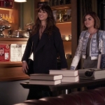Pretty_Little_Liars_S06E11_Of_Late_I_Think_of_Rosewood_720p_WEB-DL_DD5_1_H_264-NTb_0409.jpg