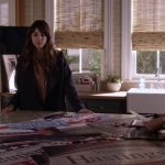 Pretty_Little_Liars_S06E11_Of_Late_I_Think_of_Rosewood_720p_WEB-DL_DD5_1_H_264-NTb_0742.jpg