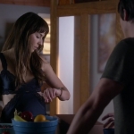 Pretty_Little_Liars_S06E15_Do_Not_Disturb_720p_WEB-DL_DD5_1_H_264-NTb_0399.jpg