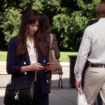 Pretty_Little_Liars_S06E15_Do_Not_Disturb_720p_WEB-DL_DD5_1_H_264-NTb_0984.jpg