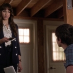 Pretty_Little_Liars_S06E15_Do_Not_Disturb_720p_WEB-DL_DD5_1_H_264-NTb_1405.jpg