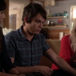 Pretty_Little_Liars_S06E15_Do_Not_Disturb_720p_WEB-DL_DD5_1_H_264-NTb_1421.jpg