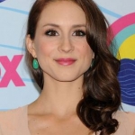 Filename=teen_choice_awards-carpet_19.JPG
Filesize=19KiB
Dimensions=297x400
Date added=Feb 23, 2014 teen_choice_awards-carpet_19.JPG